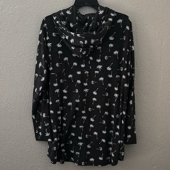 Women’s LuLaRoe Hooded Long Sleeve Top, XL, Palm Trees, Gray - Picture 5 of 6